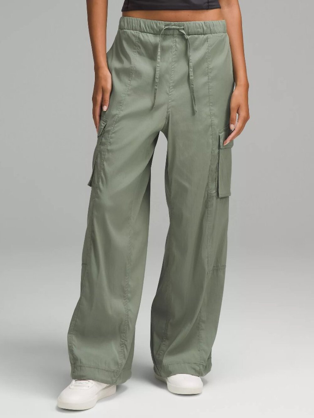 lululemon Grey Eucalyptus Lightweight Adjustable Mid-Rise Cargo Pant size XS